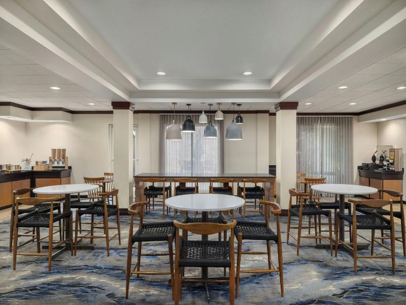 Fairfield Inn & Suites Marietta image