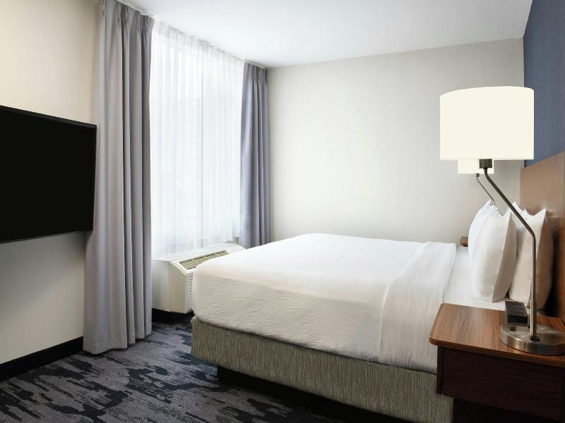 Fairfield Inn & Suites Calgary Downtown image