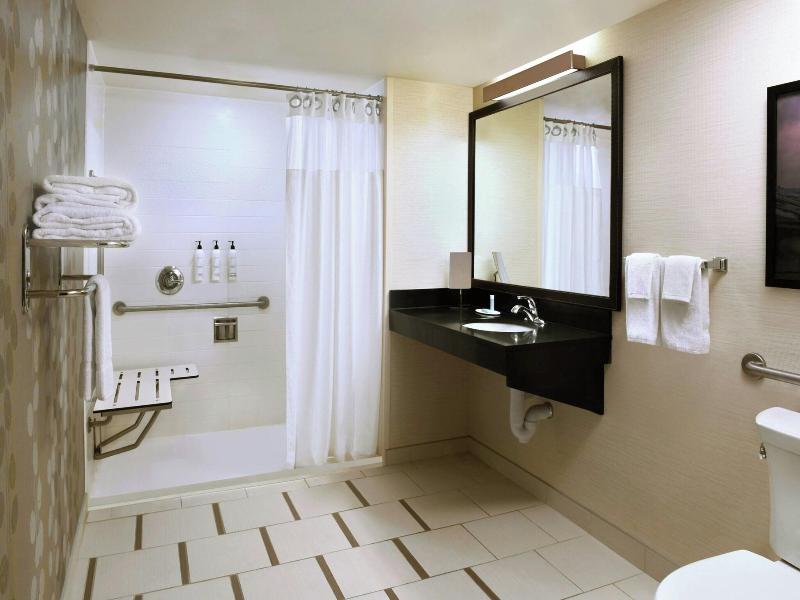 Fairfield Inn & Suites Calgary Downtown image