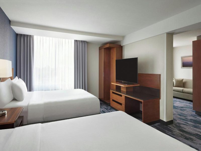 Fairfield Inn & Suites Calgary Downtown image