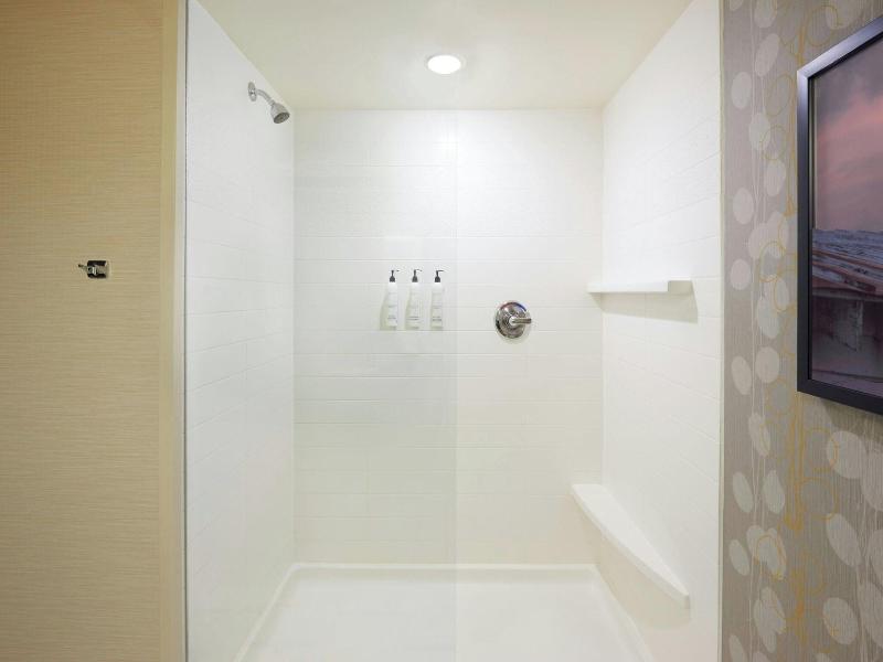 Fairfield Inn & Suites Calgary Downtown image