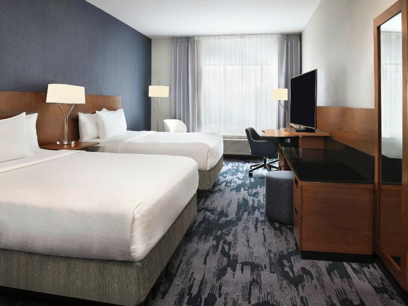Fairfield Inn & Suites Calgary Downtown image