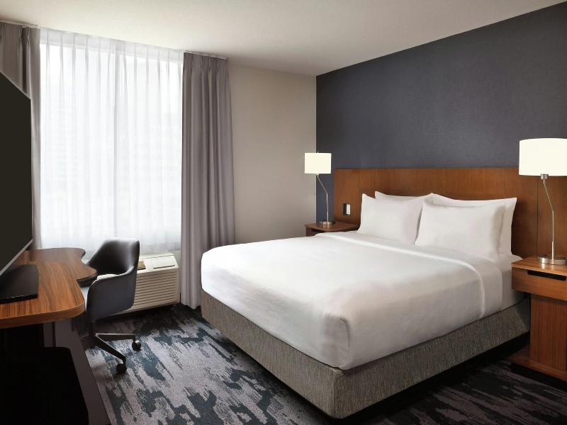 Fairfield Inn & Suites Calgary Downtown image