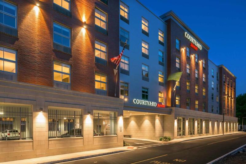 COURTYARD BY MARRIOTT EDGEWATER NYC AREA
