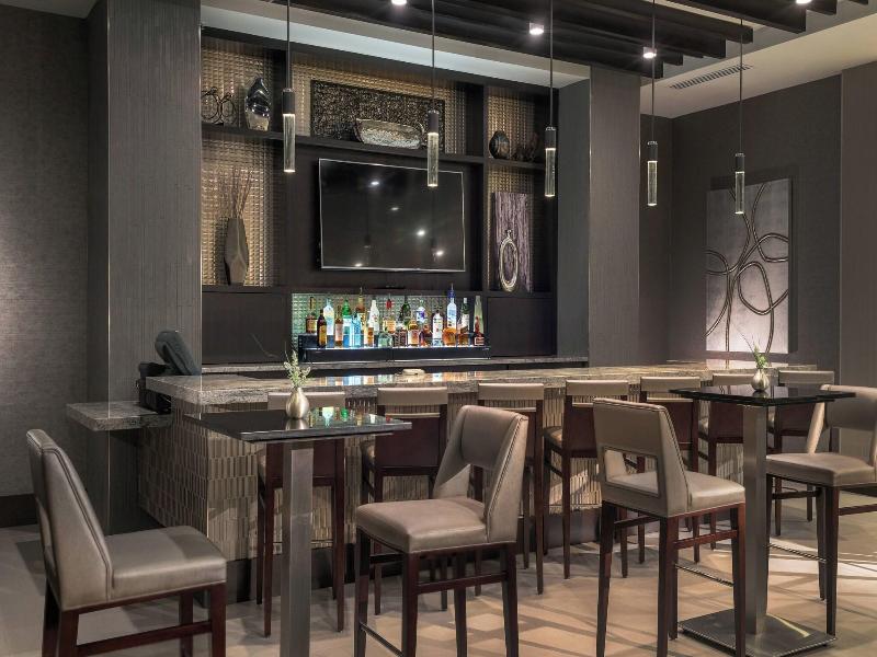 Courtyard by Marriott Edgewater NYC Area image