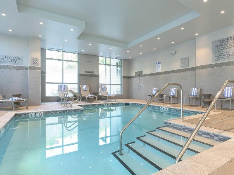 Courtyard by Marriott Edgewater NYC Area image