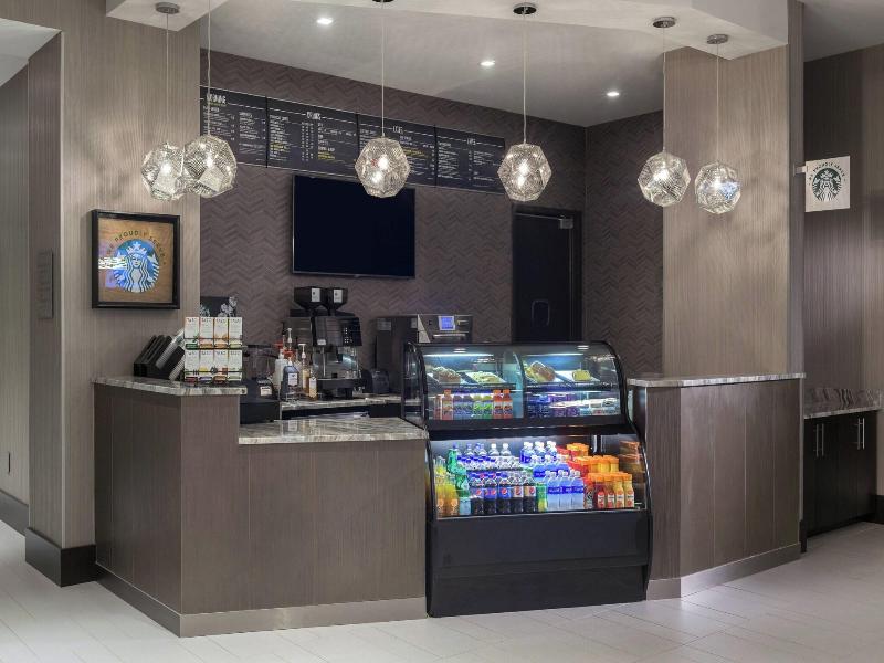 Courtyard by Marriott Edgewater NYC Area image