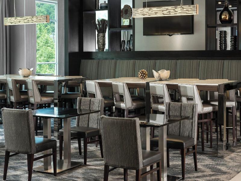 Courtyard by Marriott Edgewater NYC Area image