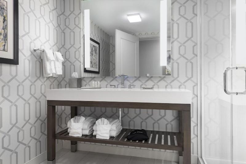 Courtyard by Marriott Edgewater NYC Area image