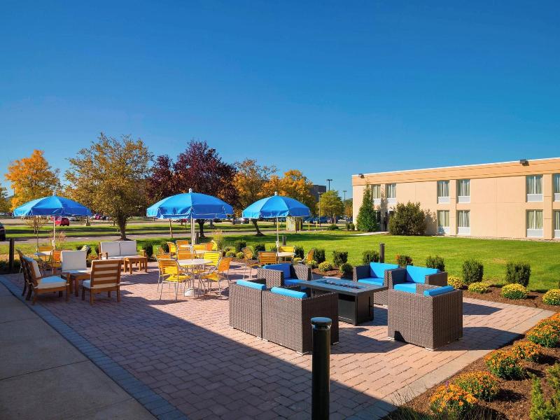 Fairfield Inn & Suites Paramus image