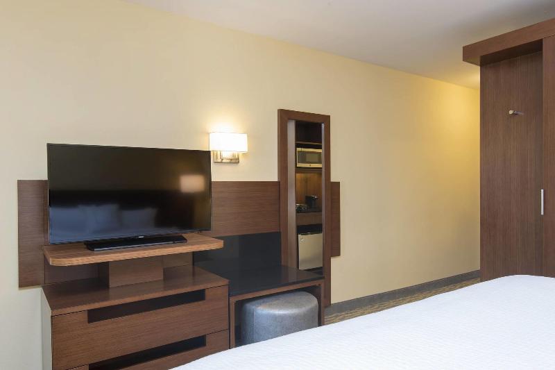 Fairfield Inn & Suites Tampa Westshore/Airport image