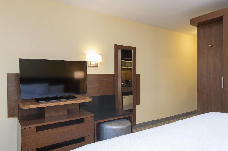 Fairfield Inn & Suites Tampa Westshore/Airport image