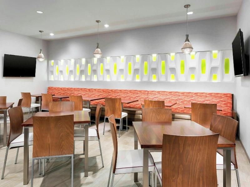 SpringHill Suites San Diego Mission Valley image