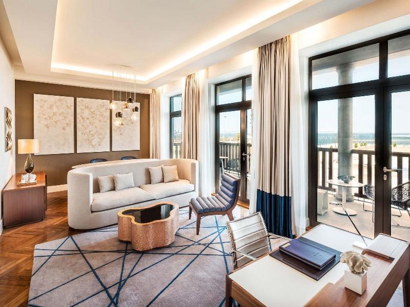 Sheraton Baku Intourist image