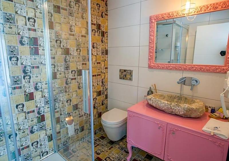 Limnades Hotel image