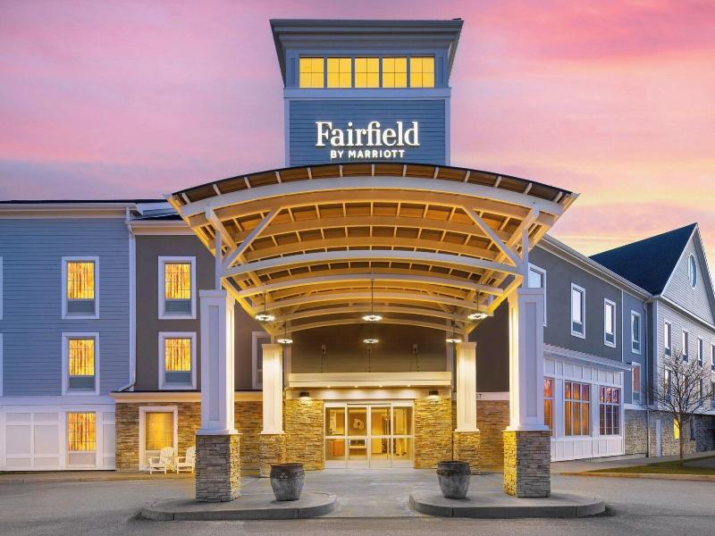 Fairfield Inn & Suites Cape Cod Hyannis image