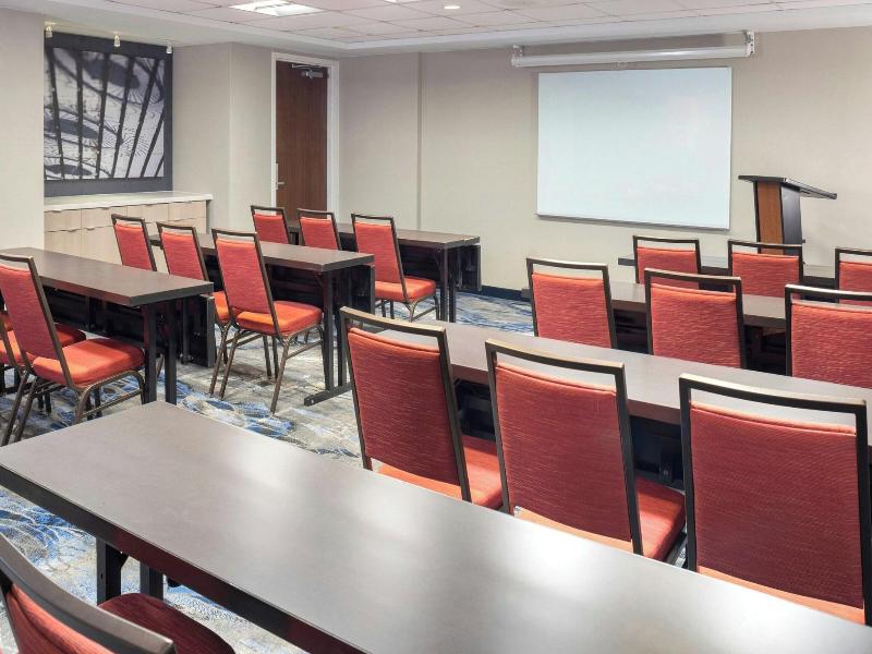 Fairfield Inn & Suites Cape Cod Hyannis image