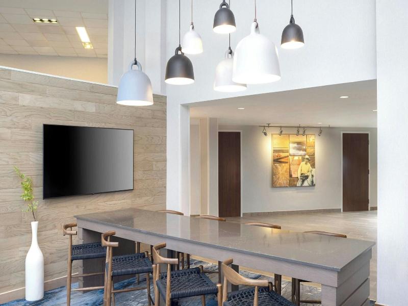 Fairfield Inn & Suites Cape Cod Hyannis image