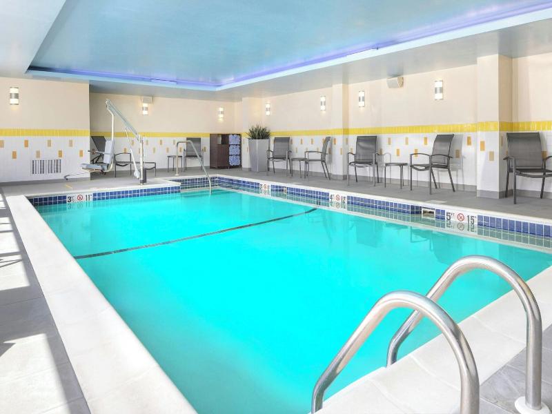 Fairfield Inn & Suites Cape Cod Hyannis image