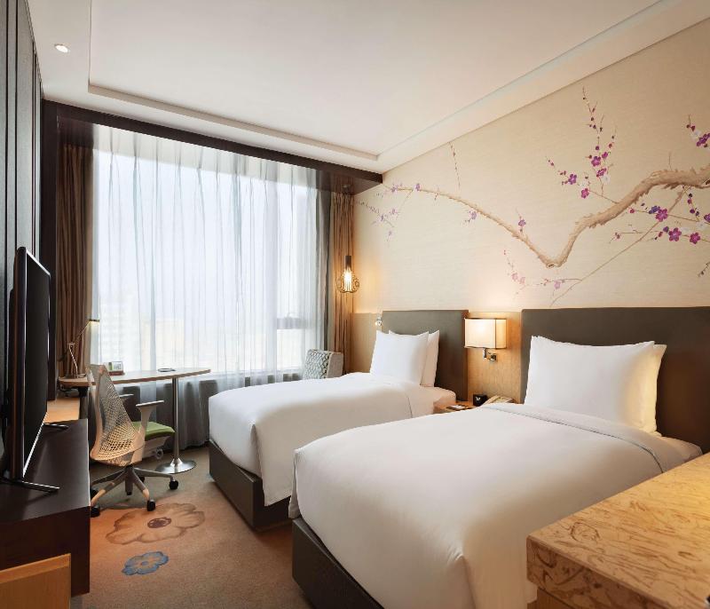 Hilton Garden Inn Dandong image