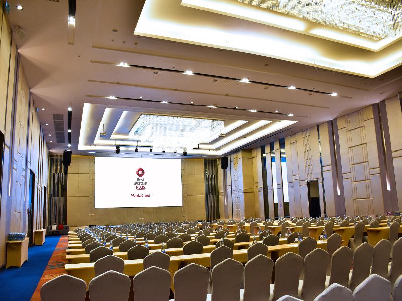 Best Western Plus Wanda Grand Hotel image