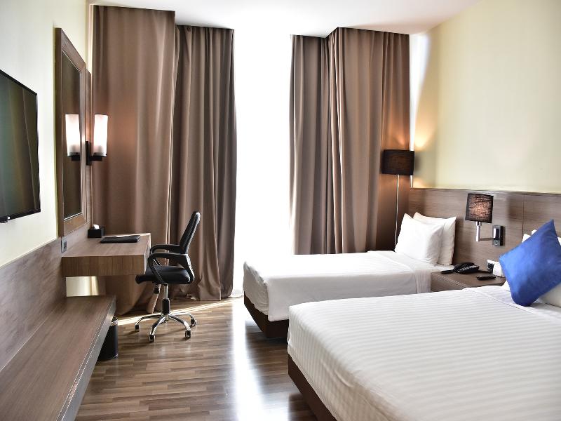 Best Western Plus Wanda Grand Hotel image