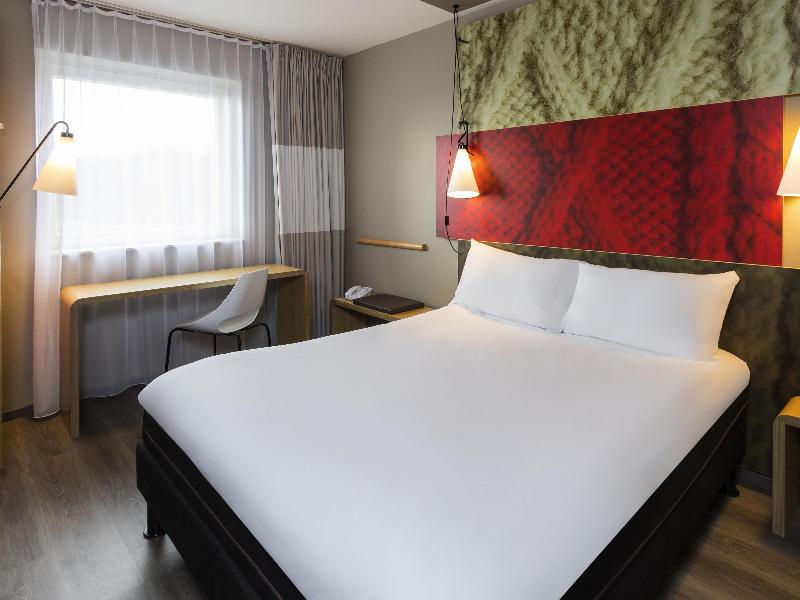 ibis De Haan image