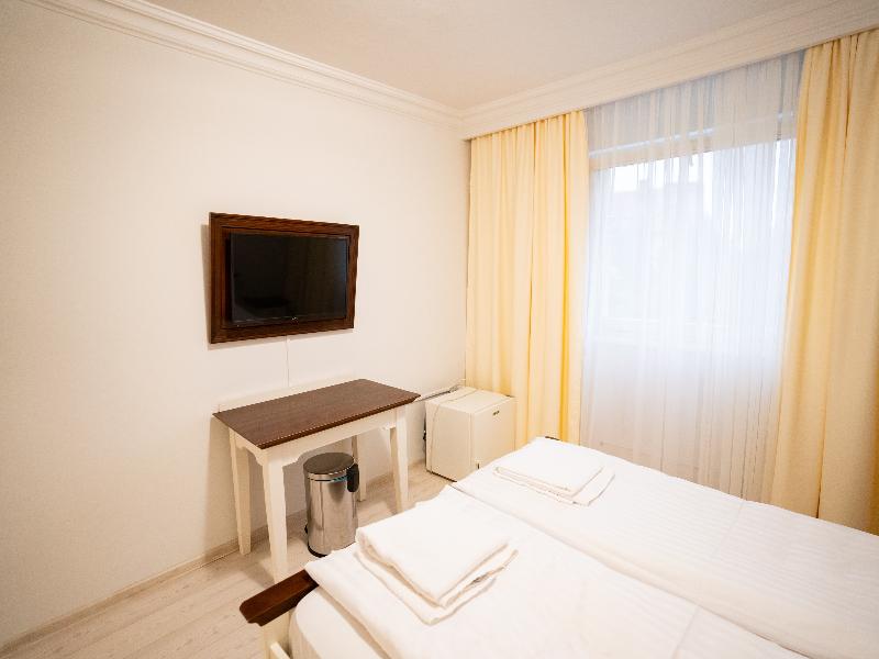 Hotel Royal Plaza image