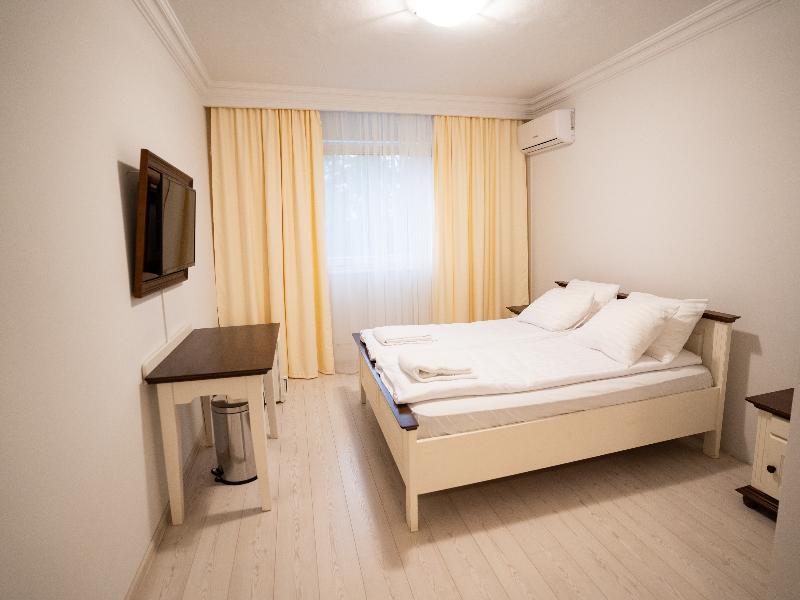 Hotel Royal Plaza image