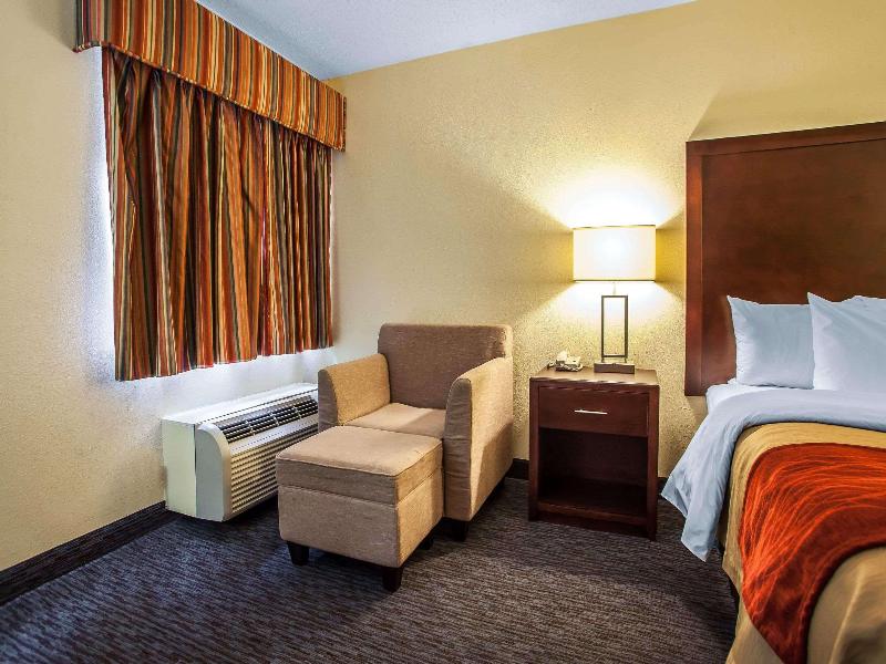 Comfort Inn Feasterville - Trevose image