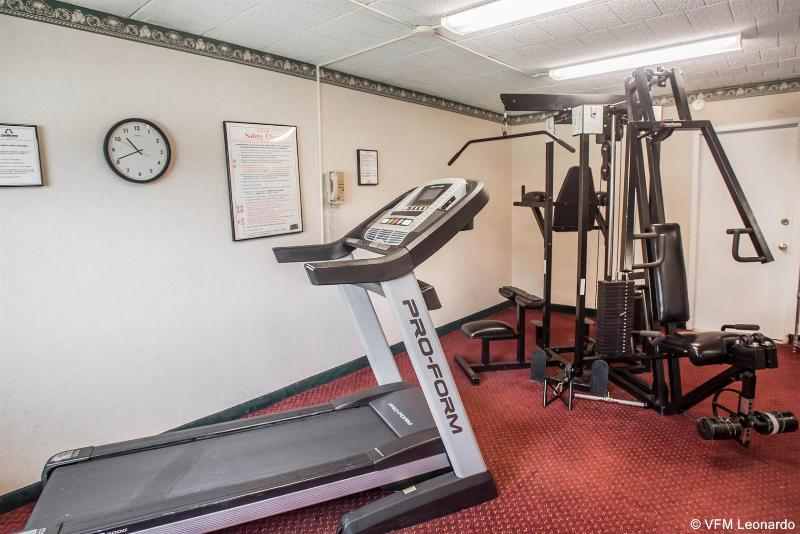 Econo Lodge Inn & Suites Shamokin Dam image