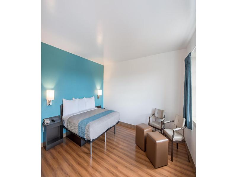 DOUBLE Accessible KING SIZE BED