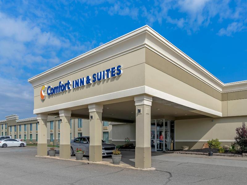 Comfort Inn & Suites Triadelphia - Wheeling