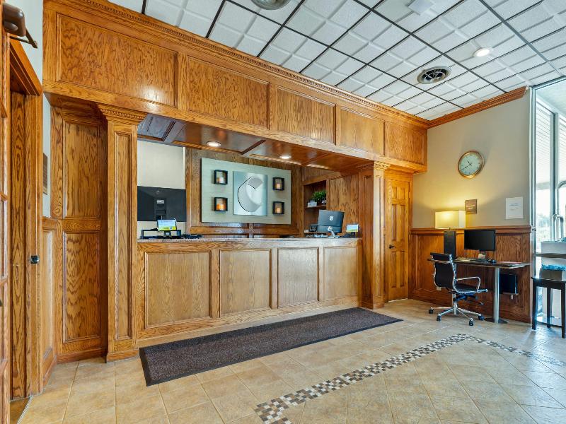 Comfort Inn & Suites Triadelphia - Wheeling