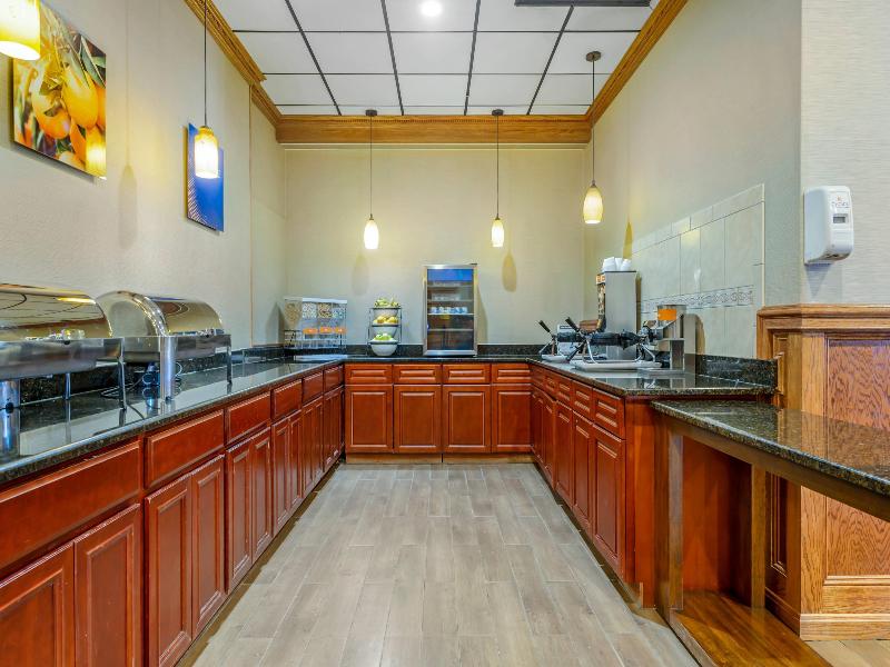 Comfort Inn & Suites Triadelphia - Wheeling image
