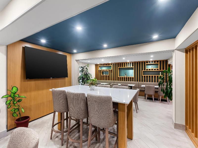 Comfort Inn Bracebridge image