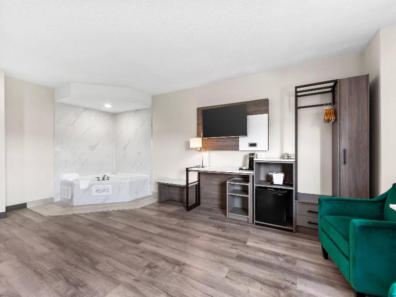 Comfort Inn Bracebridge image