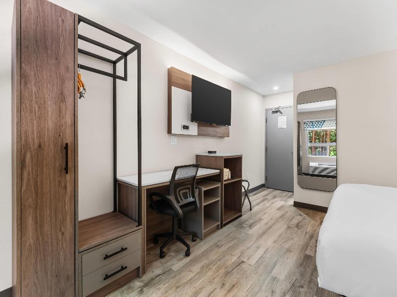 Comfort Inn Bracebridge image