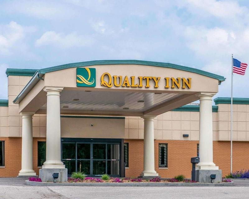 Quality Inn Huntingburg image