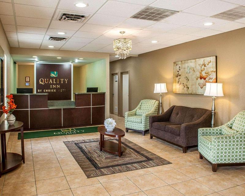 Quality Inn Huntingburg image