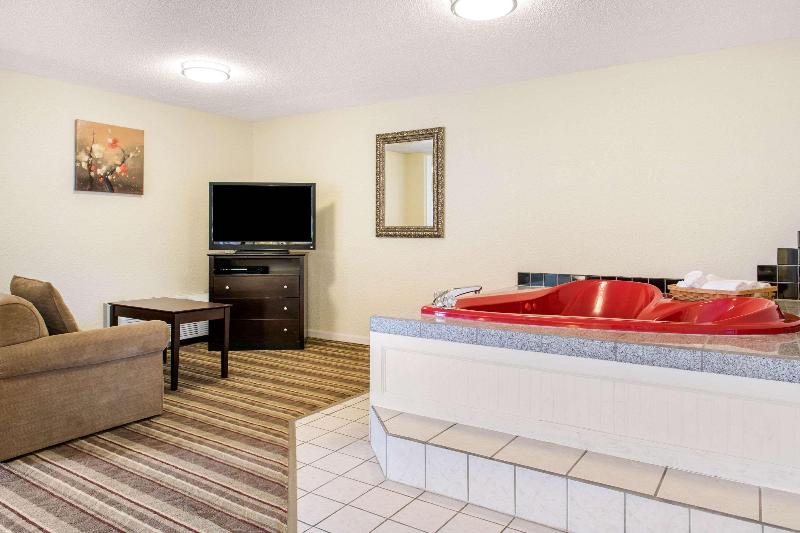 Quality Inn Huntingburg image