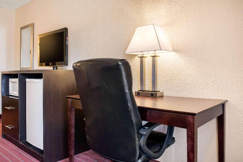 Quality Inn Huntingburg image