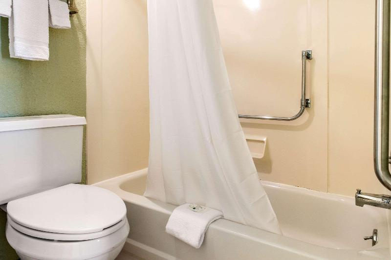 Quality Inn Huntingburg image