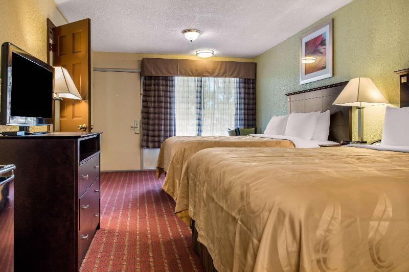 Quality Inn Huntingburg image