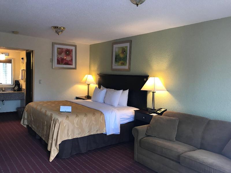 Quality Inn Huntingburg image