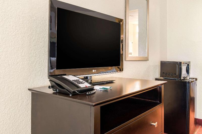 Quality Inn Huntingburg image