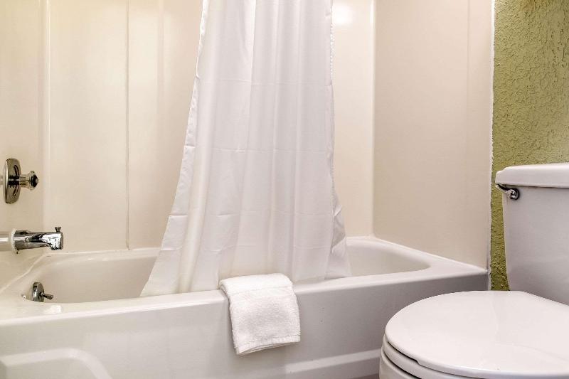 Quality Inn Huntingburg image