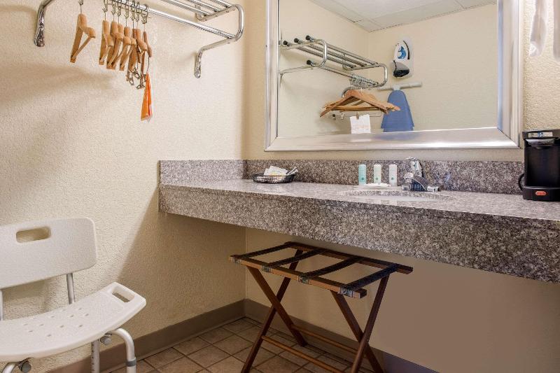 Quality Inn Huntingburg image