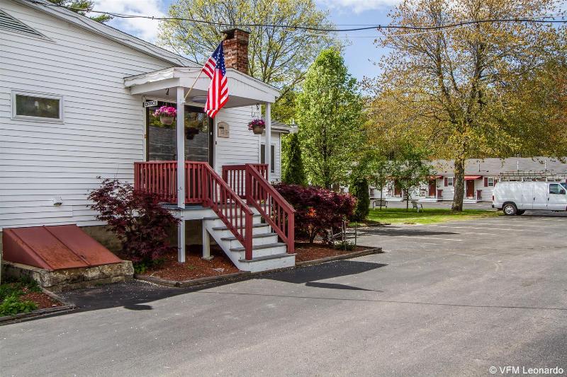 Rodeway Inn & Suites Brunswick near Hwy 1 GEN