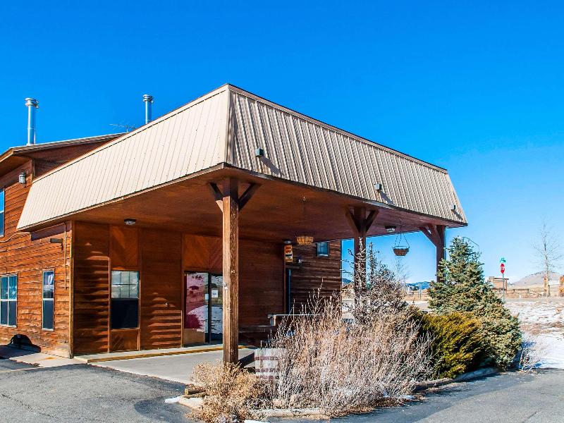 Econo Lodge Eagle Nest image